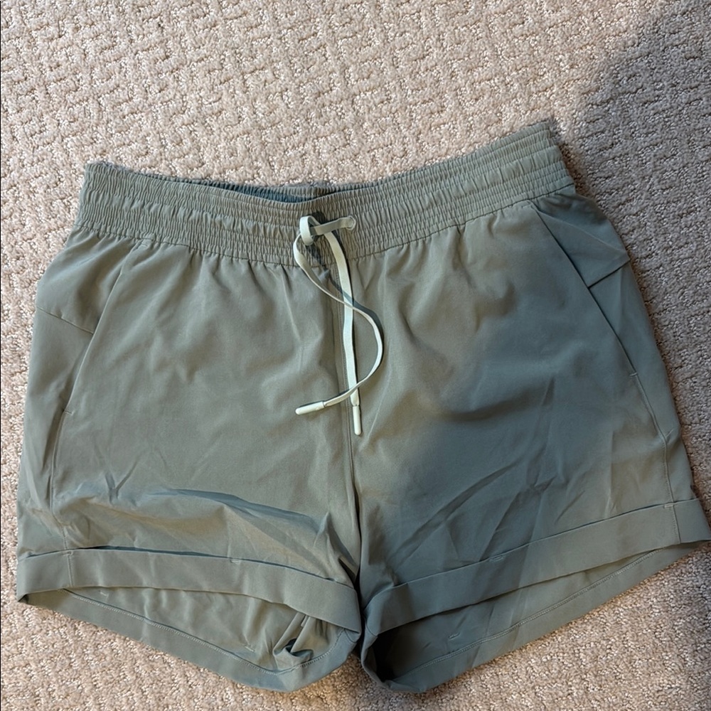 LULULEMON SAGE Green SPRING BREAKAWAY